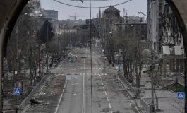 Rosyjski show biznes na gruzach, z kradzieżą w tle. Rosjanie nagrywają film podróżniczy w zgliszczach ukraińskiego miasta
