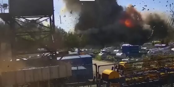 Zełenski pokazał wstrząsające nagranie z ataku na galerię w Krzemieńczuku
