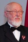 Zmarł łotewski poeta i tłumacz Knuts Skujenieks