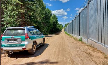 Migranci wciąż szturmują granicę z Polską. Na Białoruś przyjeżdżają via Rosja