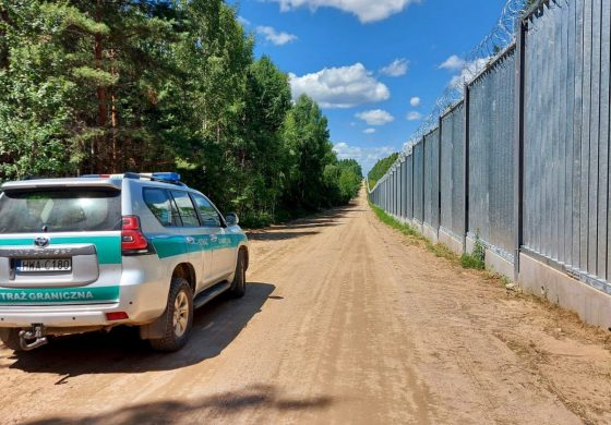 Migranci wciąż szturmują granicę z Polską. Na Białoruś przyjeżdżają via Rosja