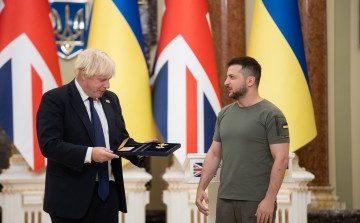 Jaki prezent przywiózł do Kijowa Boris Johnson, z okazji Dnia Niepodległości