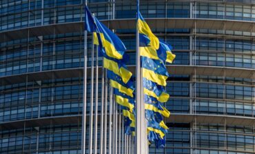 W rocznicę rosyjskiej inwazji na Ukrainę PE wezwał do przekazania jej wszelkiego niezbędnego uzbrojenia