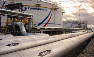 Bloomberg: Rosja znalazła nowy sposób na obejście zachodnich sankcji naftowych