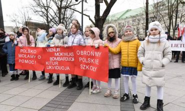 Wiec w obronie polskiego szkolnictwa na Litwie