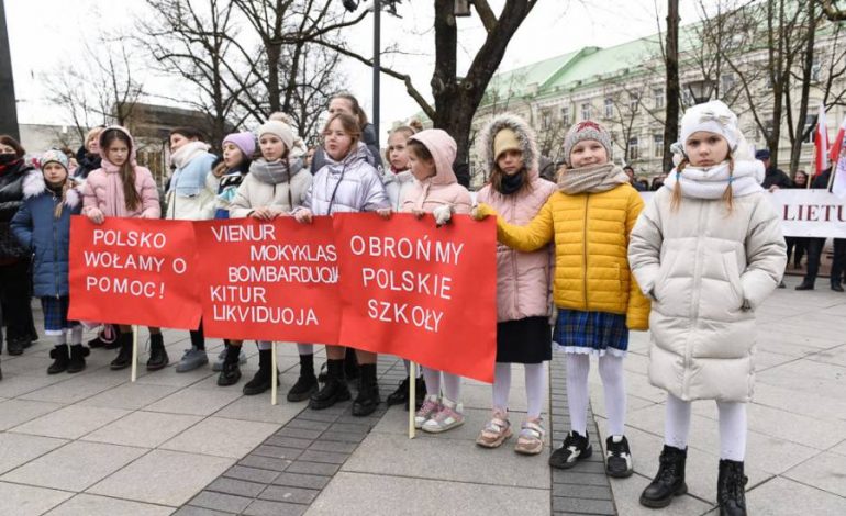 Wiec w obronie polskiego szkolnictwa na Litwie