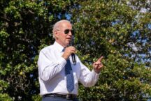 Media: Biden zmienił zdanie ws. uproszczonego wejścia Ukrainy do NATO