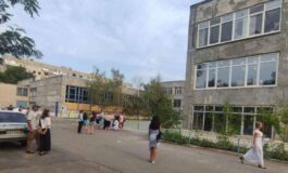 W Mariupolu inauguracja roku szkolnego bez dzieci (FOTO)