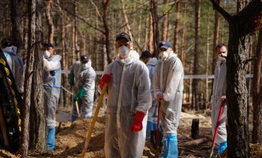 Na wyzwolonych terenach Ukrainy ekshumowano już około tysiąca ciał zmarłych