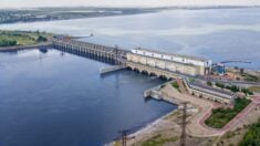 Zniszczenie zapory kachowskiej opóźni ukraińską kontrofensywę, ale pozbawi wody Krym i Zaporoską Elektrownie Atomową