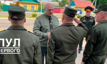 Putin podnosi stawkę i wciąga Łukaszenkę w wir wojny