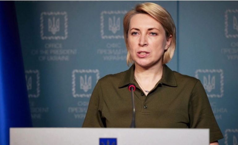 Władze Ukrainy apelują do ​​wyjeżdżających za granicę obywateli: „Proszę, żebyście nie wracali do wiosny”