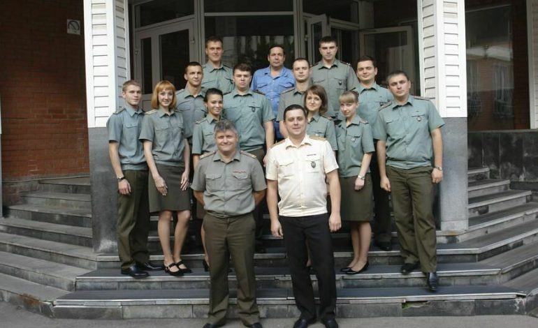 Zdalni zabójcy. Bellingcat zidentyfikował 30 rosyjskich wojskowych, którzy naprowadzają rakiety na ukraińskie obiekty cywilne