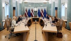Premier Łotwy: Wsparcie UE dla Ukrainy powinno trwać aż do całkowitego zwycięstwa nad Rosją