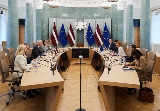 Premier Łotwy: Wsparcie UE dla Ukrainy powinno trwać aż do całkowitego zwycięstwa nad Rosją