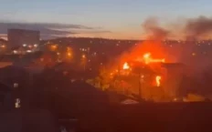 Rosja: Kolejny samolot spadł na budynek mieszkalny. Tym razem w Irkucku (WIDEO)