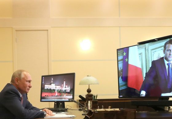 Putin odpowiada Macronowi. W tle zaproszenie dla przywódców Armenii i Azerbejdżanu