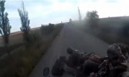 Tak wyglądało „samozniszczenie” załogi rosyjskiego BTR. Uciekali przed ukraińską artylerią (WIDEO)