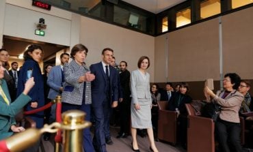 Macron zapowiada pomoc dla Mołdawii o wartości 100 mln euro