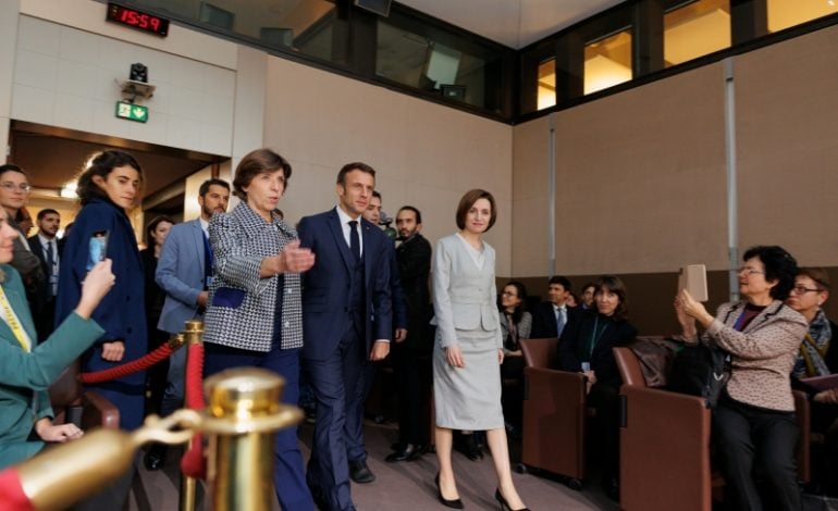 Macron zapowiada pomoc dla Mołdawii o wartości 100 mln euro