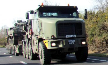 Niemcy przekazały Ukrainie ciągniki czołgów i pojazdy dla straży granicznej