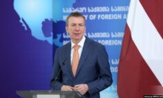 Szef MSZ Łotwy: Ukraina potrzebuje systemów obrony przeciwlotniczej i więcej czołgów