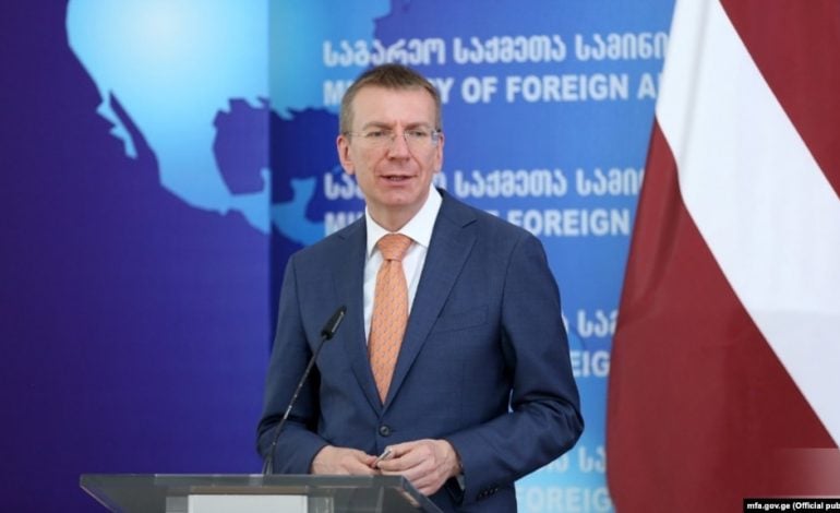 Szef MSZ Łotwy: Ukraina potrzebuje systemów obrony przeciwlotniczej i więcej czołgów