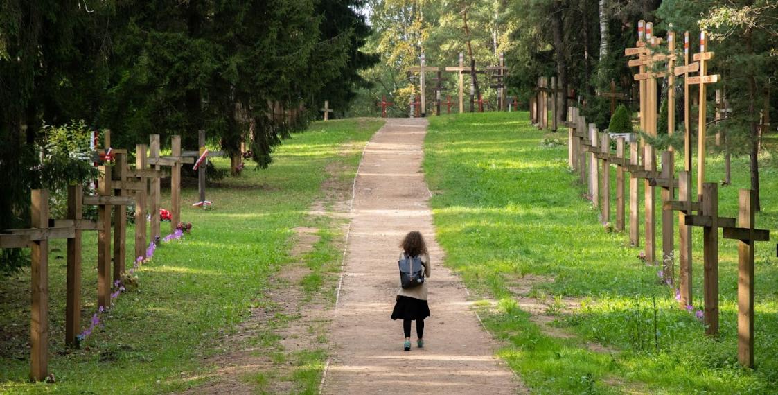 Ostatni Katyń na celowniku Łukaszenki! Usunęli znak prowadzący do miejsca kaźni tysięcy Polaków i Białorusinów