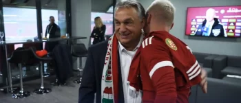 Orban w szaliku z Wielkimi Węgrami