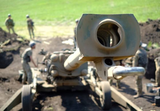 Rekiny szarpią Ukrainę również z zagranicy. Zapłaciła setki milionów USD za broń i amunicję, których nie dostała
