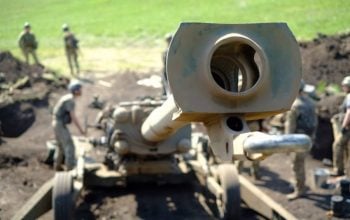 Rekiny szarpią Ukrainę również z zagranicy. Zapłaciła setki milionów USD za broń i amunicję, których nie dostała