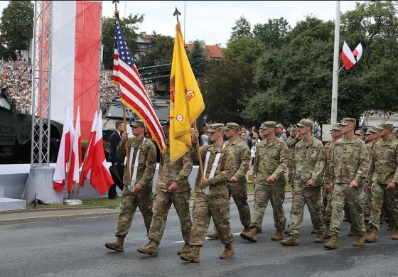 Biały Dom: dodatkowe siły amerykańskie pozostaną w Polsce