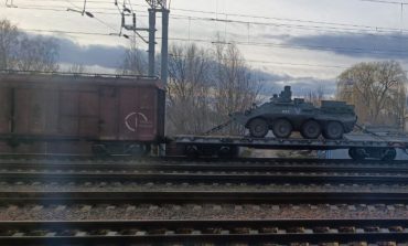 Łukaszenka kontynuuje transport sprzętu wojskowego do Rosji