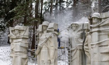 Wilno: Z cmentarza na Antokolu znikają rzeźby sowieckich żołnierzy