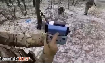 Żołnierze Sił Zbrojnych Ukrainy atakują pozycje najeźdźców z granatników. Zobacz mocne kadry (WIDEO)