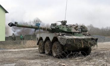 Francja przekaże Ukrainie lekkie czołgi kołowe AMX-10RC