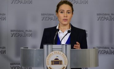 Dwoje skompromitowanych deputowanych z prorosyjskiej partii zrezygnowało z mandatów parlamentarnych