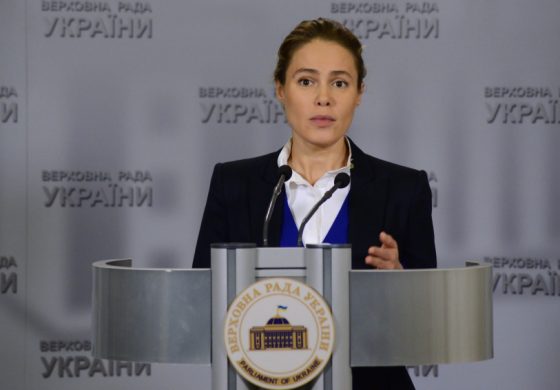 Dwoje skompromitowanych deputowanych z prorosyjskiej partii zrezygnowało z mandatów parlamentarnych