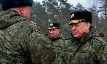 Dowódca wojsk lądowych Rosji przybył na Białoruś. Kontrola gotowości bojowej