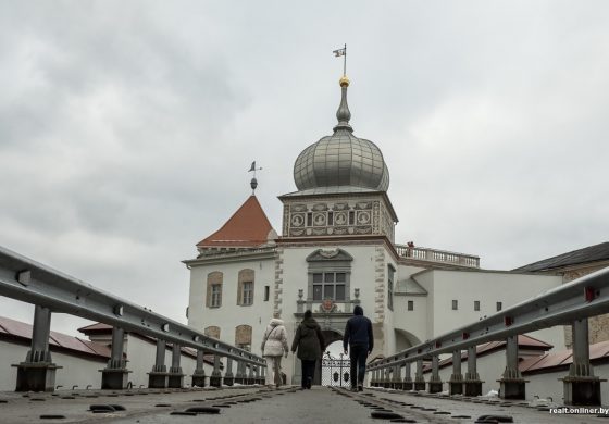 Trwa rekonstrukcja Starego Zamku w Grodnie. Eksperci alarmują: „To owoc wyobraźni współczesnych architektów”