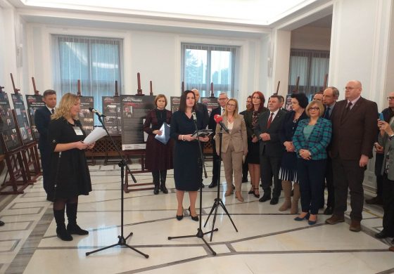 „Współczesny żołnierz niezłomny”. W Sejmie otwarto wystawę o Andrzeju Poczobucie (FOTO)