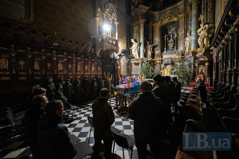 Pożegnanie zołnierza w lwowskiej katedrze