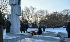 W hołdzie ofiarom Rzezi Wołyńskiej. Szefowie MON i IPN upamiętnili zbrodnię UPA sprzed 80 lat