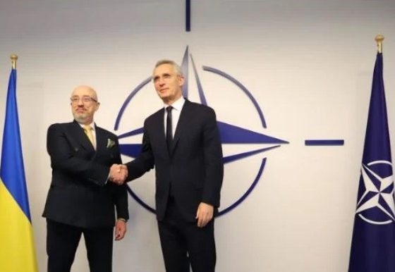 „Ukraina de facto przystąpiła do NATO” – Reznikow po spotkaniu ze Stoltenbergiem