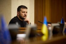 Mimo wojny i ostrzału światowi politycy ściągają do Kijowa. A „król Europy”?