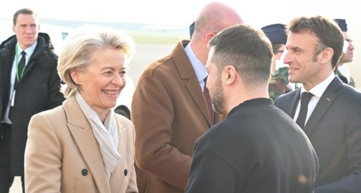 Ursula von der Leyen wita w Brukseli Wołodymyra Zełenskiego