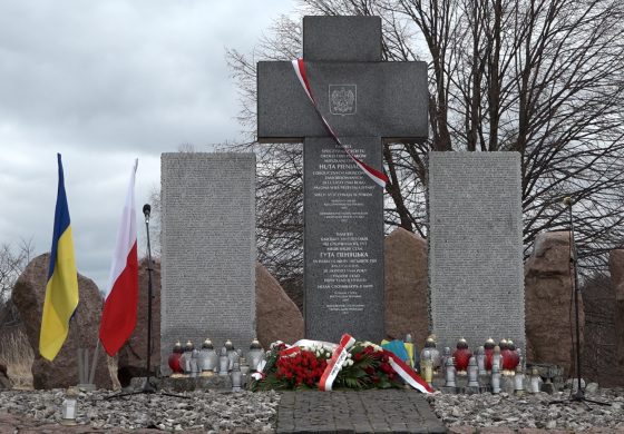 Polacy i Ukraińcy upamiętnili 79. rocznicę zagłady Huty Pieniackiej