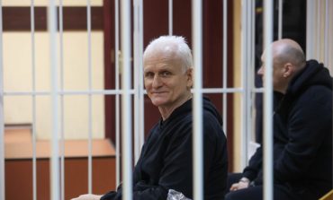 Noblista Aleś Bialacki skazany na 10 lat więzienia