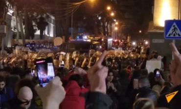 W wyniku protestów rządząca Gruzją partia wycofała ustawę o „zagranicznych agentach”