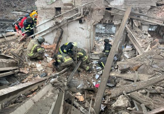 Rosyjski atak rakietowy w Kupiańsku w obwodzie charkowskim. Zginęły dwie kobiety, dziesięć osób rannych